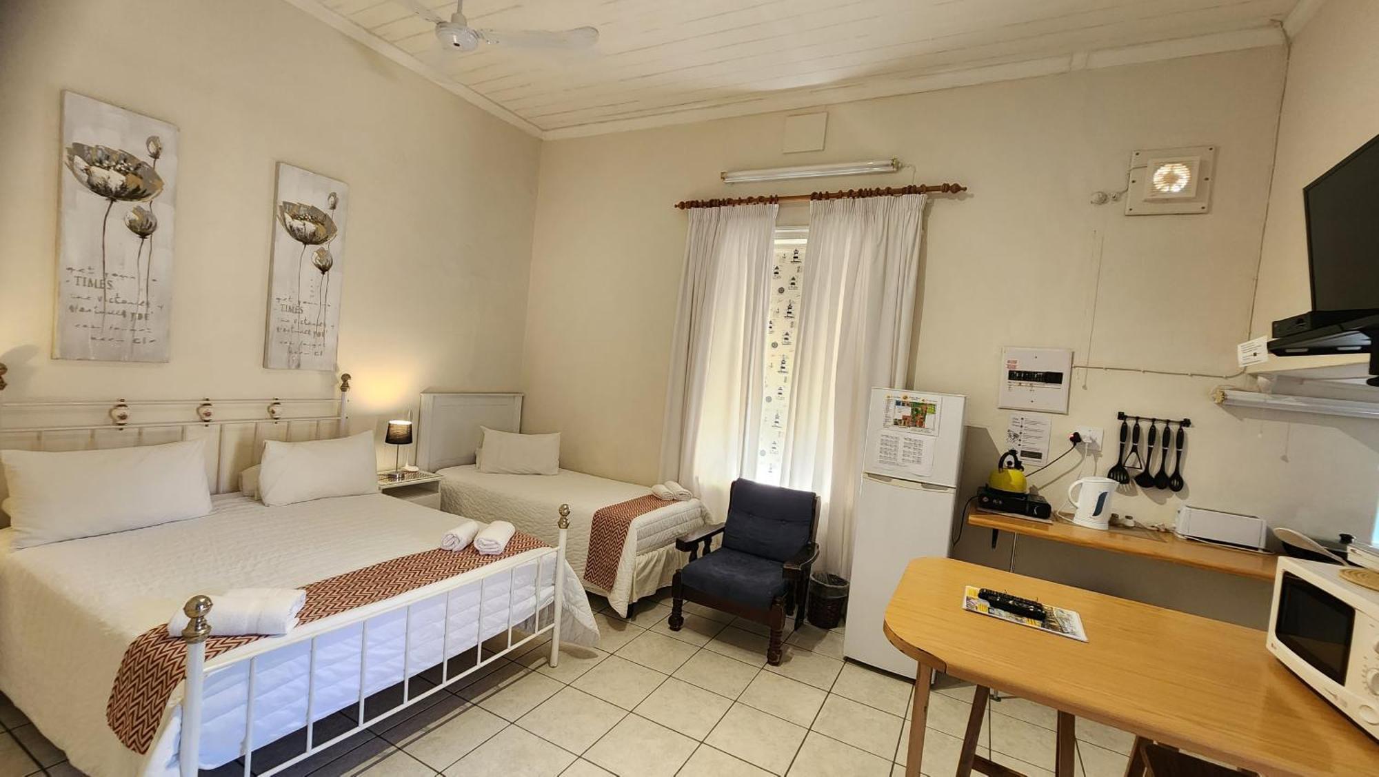 Country Village Graaff-Reinet エクステリア 写真